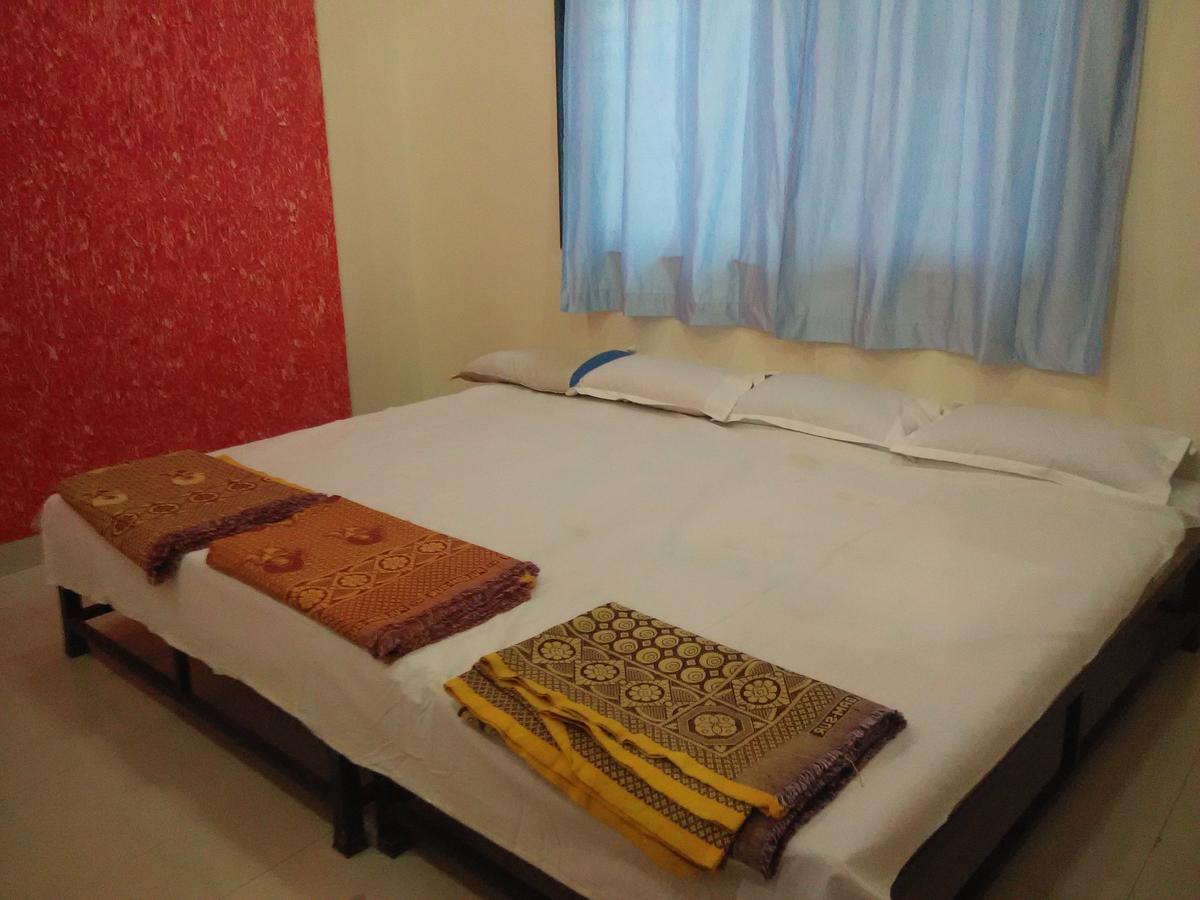 Hotel Shri Krishna Shirdi Ngoại thất bức ảnh