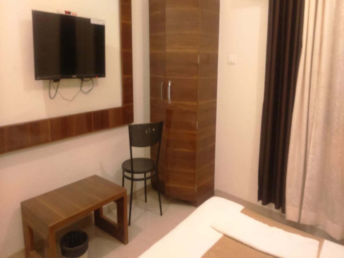 Hotel Shri Krishna Shirdi Ngoại thất bức ảnh