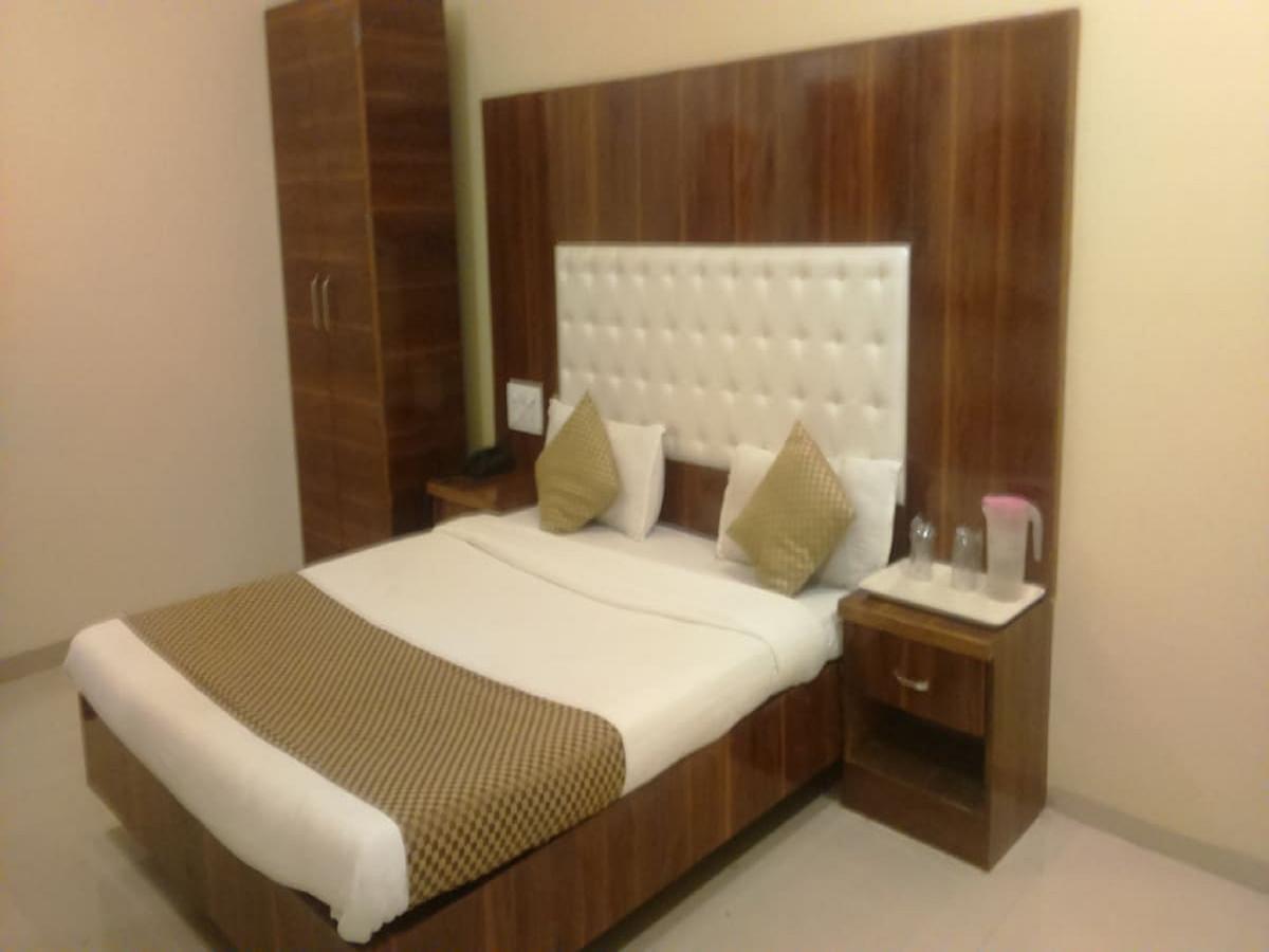 Hotel Shri Krishna Shirdi Ngoại thất bức ảnh
