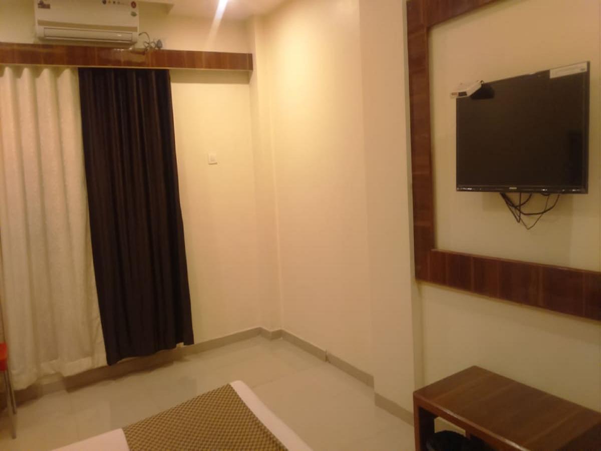 Hotel Shri Krishna Shirdi Ngoại thất bức ảnh